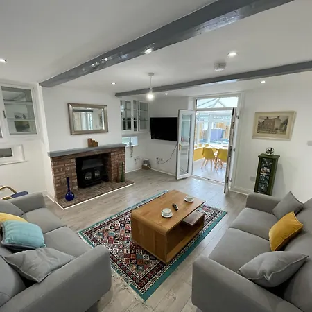 Detached Luxury 6 Beds, Super Wi-Fi, Easy Parking And Hot-Tub Villa Baildon Exterior photo