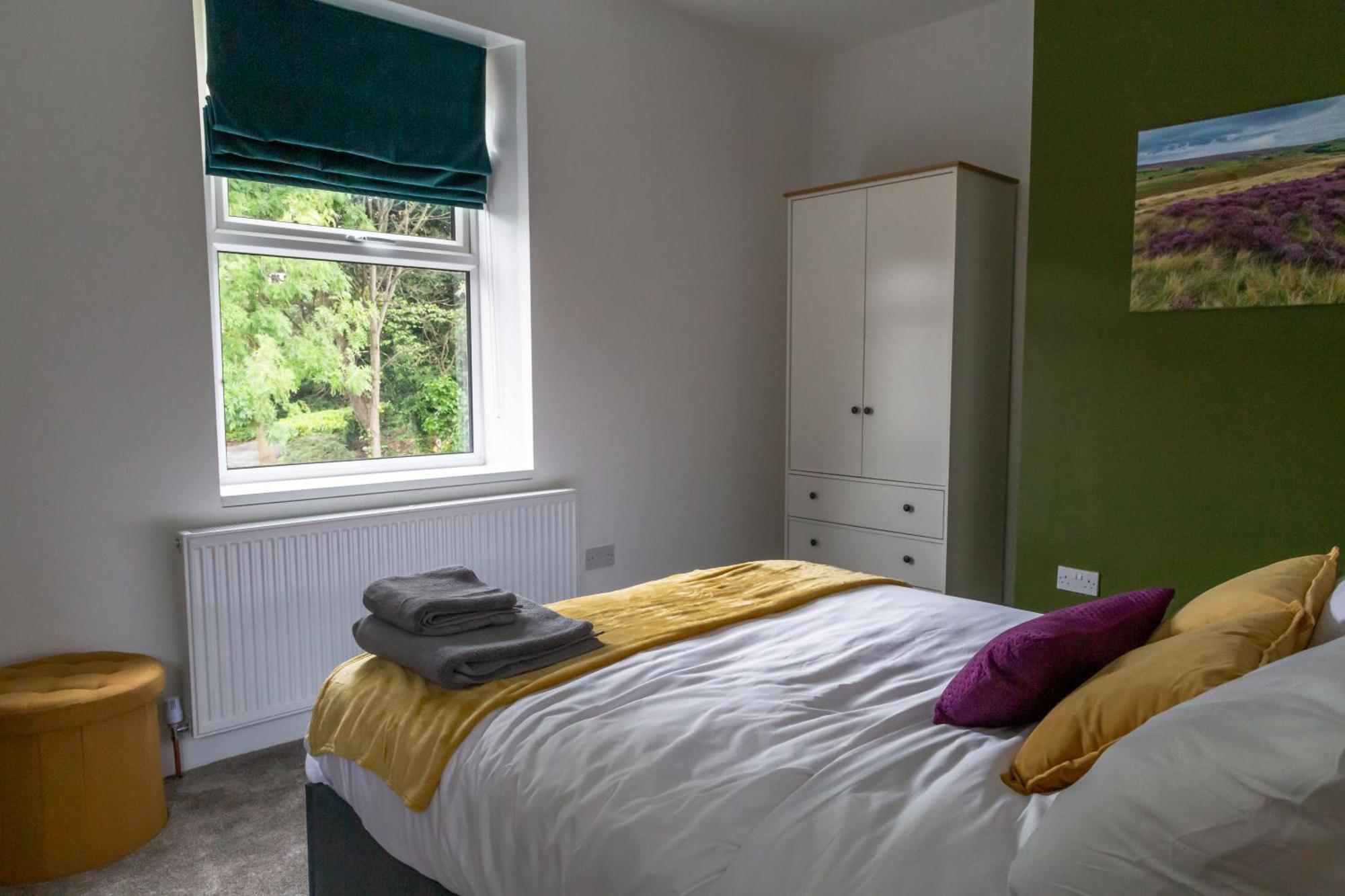 Holiday home Detached Luxury 6 Beds, Super Wi-fi, Easy Parking And Hot-tub